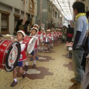 神拝保育園の鼓笛隊