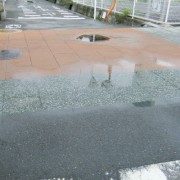 雨後の水溜り