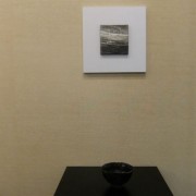 中西良「瀬」　池西剛「刷毛目黒茶碗」